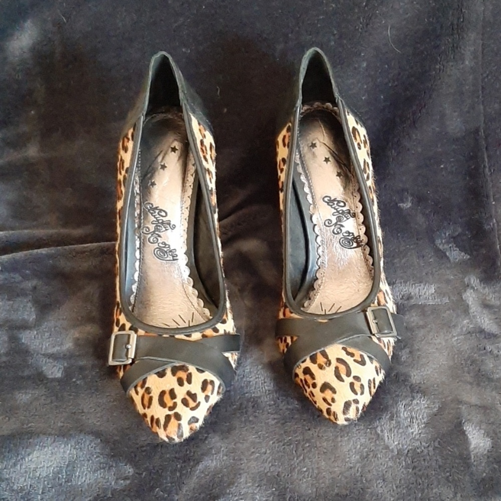Naughty Monkey Leopard print heels with black straps